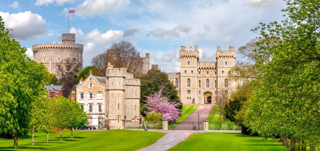 private-windsor-stonehenge-and-bath-tour-1
