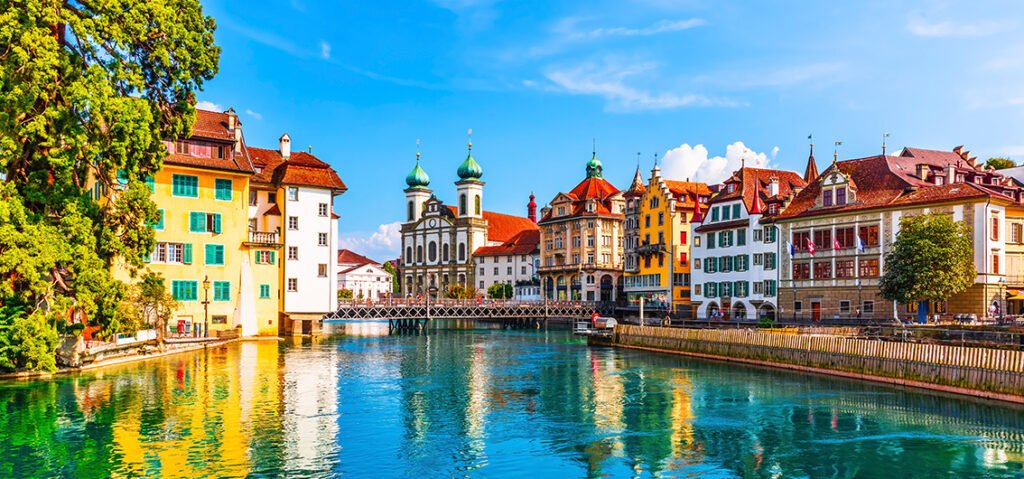 altstadt-von-luzern---credit-scanrail---stock-adobe-com_1134x530